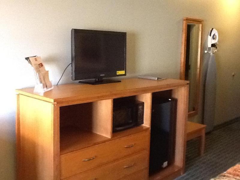 Comfort Inn & Suites Louisville Airport Fair & Expo Extérieur photo
